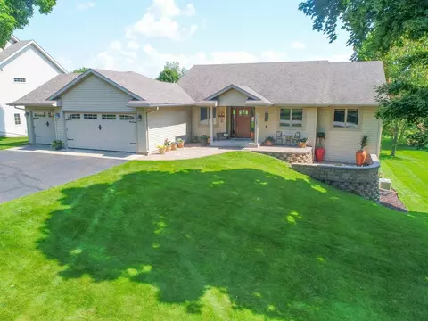 721 S Geneva Golf Club Dr NE, Alexandria, MN 56308