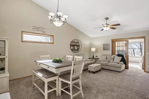 906 Shady Ridge Ln, Braham, MN 55006