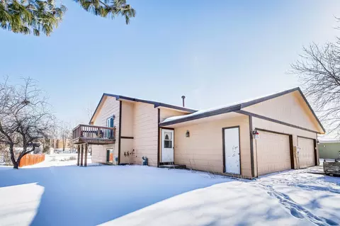 1795 Hale Ave N, Oakdale, MN 55128