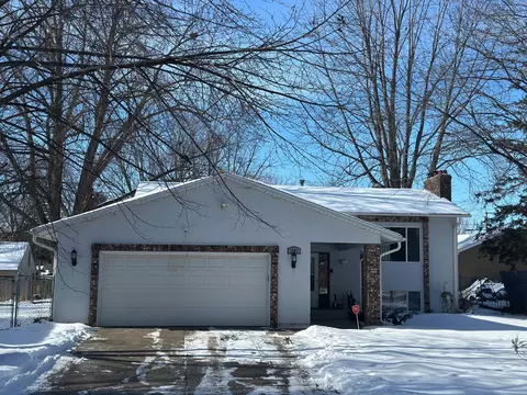 1907 Birmingham St, Maplewood, MN 55109