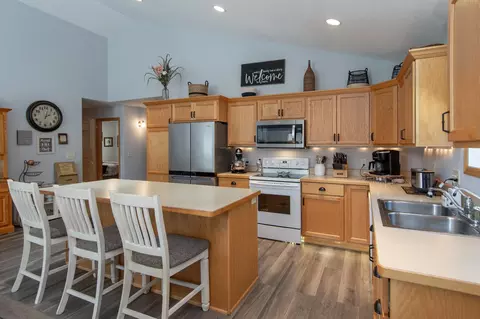 Kitchen - 8191 Hinckley Ct, Baxter, MN 56425 photo 3 of 5