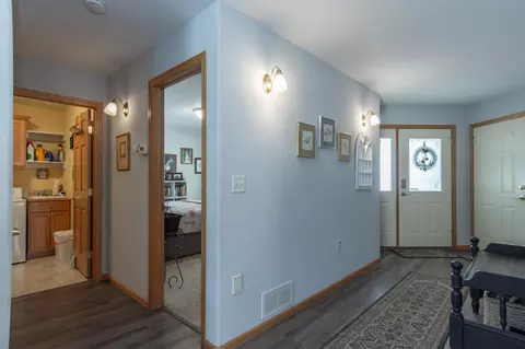 Entry Way - 8191 Hinckley Ct, Baxter, MN 56425 photo 4 of 7