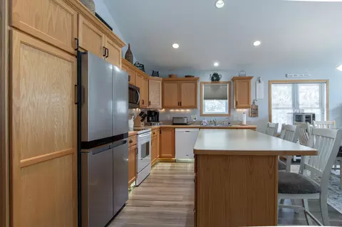 Kitchen - 8191 Hinckley Ct, Baxter, MN 56425 photo 4 of 5