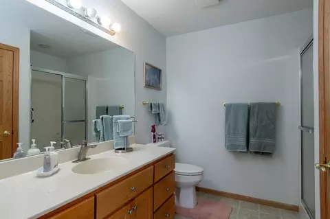 Bath - 8191 Hinckley Ct, Baxter, MN 56425 photo 1 of 7