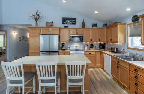 Kitchen - 8191 Hinckley Ct, Baxter, MN 56425 photo 1 of 5