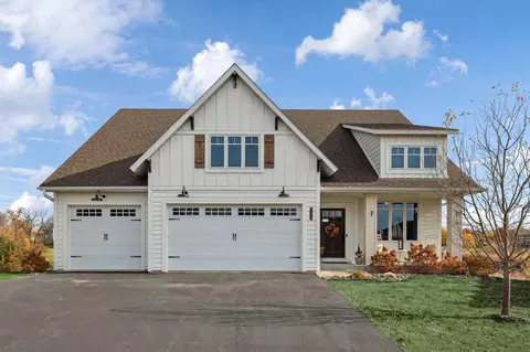 4851 Prairie Trl N, Hugo, MN 55038