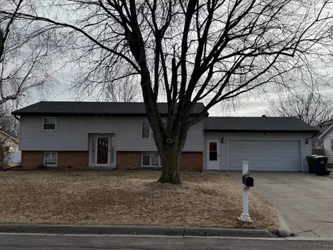 1511 Indian Hill Rd, Worthington, MN 56187