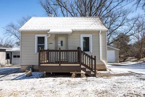 408 20th Ave SW, Rochester, MN 55902