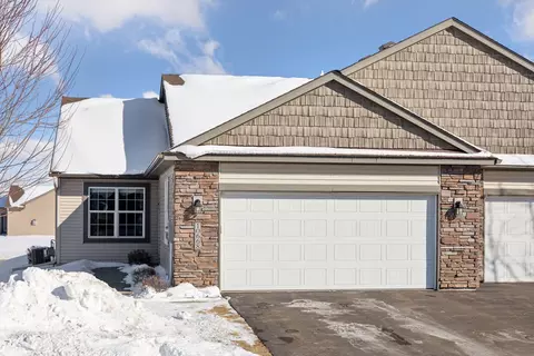 10668 74th St NE, Albertville, MN 55301