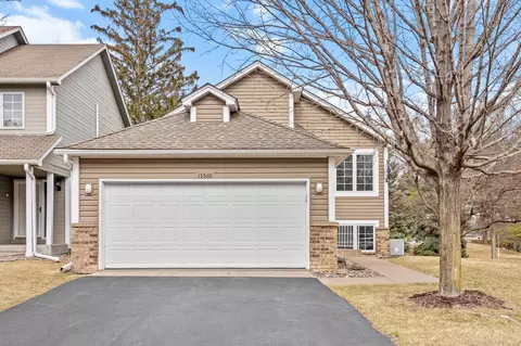 15560 Sussex Dr, Minnetonka, MN 55345