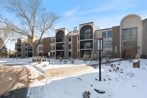 9550 Collegeview Rd #316, Bloomington, MN 55437