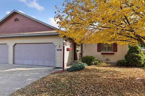 1495 Hillside Dr, Red Wing, MN 55066
