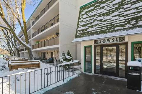 10531 Cedar Lake Rd #517, Minnetonka, MN 55305