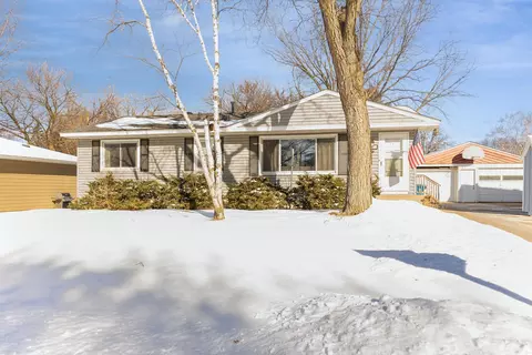 2105 Emerald Ln, Eagan, MN 55122