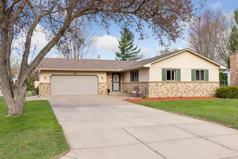 5133 Brighton Ln, Mounds View, MN 55112