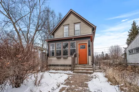 718 Bellows St, Saint Paul, MN 55107