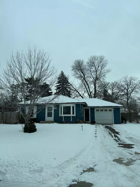 5840 Knox Ave N, Brooklyn Center, MN 55430