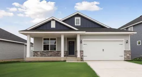2926 Trinity Dr, Shakopee, MN 55379