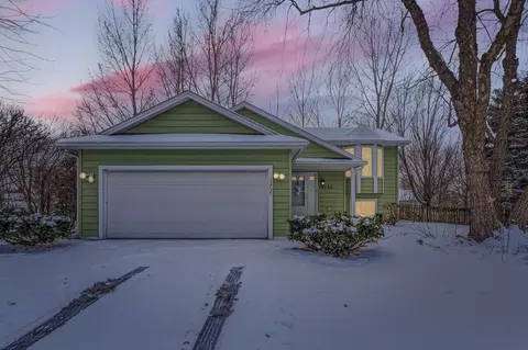 13735 Sunset Trl, Plymouth, MN 55441