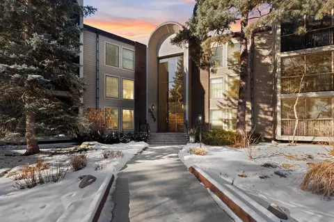 8549 Irwin Rd #221, Bloomington, MN 55437