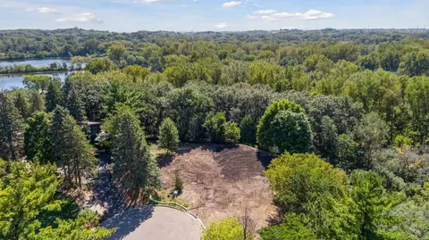 5038 Dominick Spur, Hopkins, MN 55343