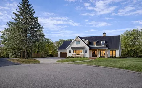 5038 Dominick Spur, Hopkins, MN 55343