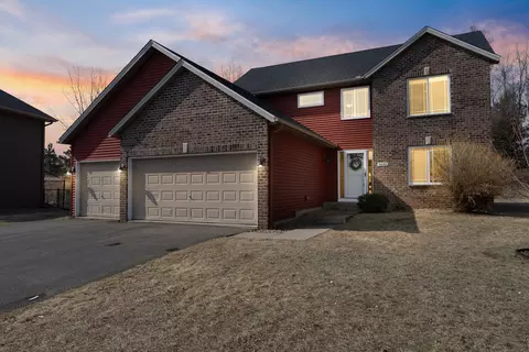 9355 Giffort Ct, Monticello, MN 55362