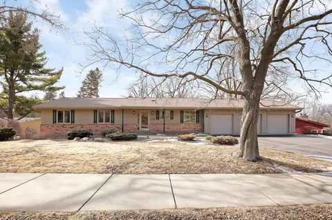 172 Chaparral Dr, Apple Valley, MN 55124