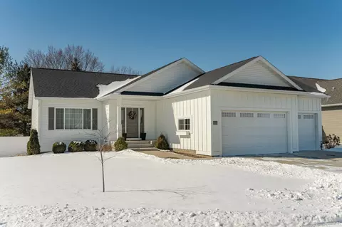 1923 Spruce Meadows Dr SE, Rochester, MN 55904