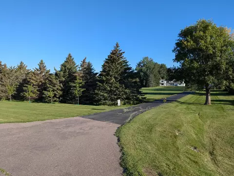 1010 5th St SW, Pipestone, MN 56164