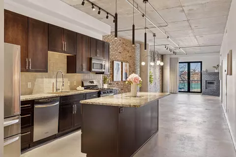 212 N 1st St #112, Minneapolis, MN 55401