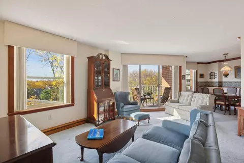 1425 W 28th St #421, Minneapolis, MN 55408