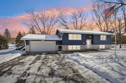 38271 Timber Ln, North Branch, MN 55056