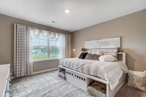 Bedroom - 12552 Marshview Dr, Rogers, MN 55374 photo 4 of 5
