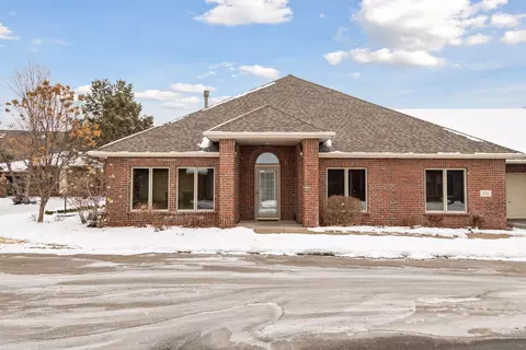 171 W Canyon Dr, Hudson, WI 54016
