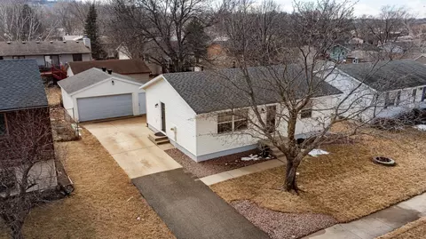 708 32nd Ct NE, Rochester, MN 55906