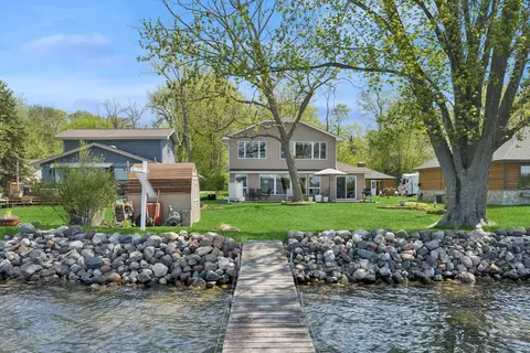 7550 N Shore Cir N, Forest Lake, MN 55025