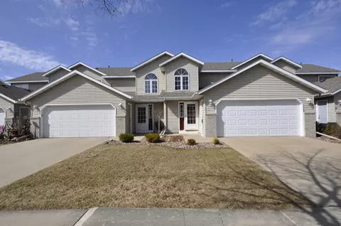 2511 Viola Heights Dr NE, Rochester, MN 55906