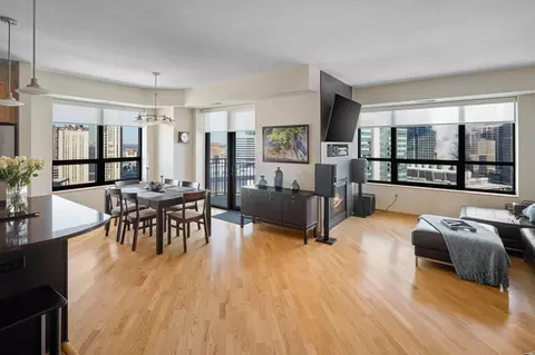 500 E Grant St #1702, Minneapolis, MN 55404