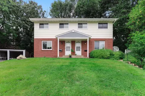 502 Shadyside Cir, Hopkins, MN 55343