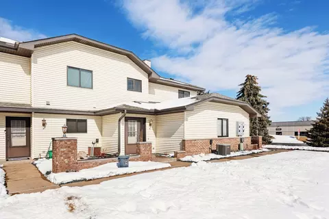 9905 54th Pl N #8, Plymouth, MN 55442