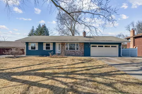 8370 Red Rock Rd, Eden Prairie, MN 55347