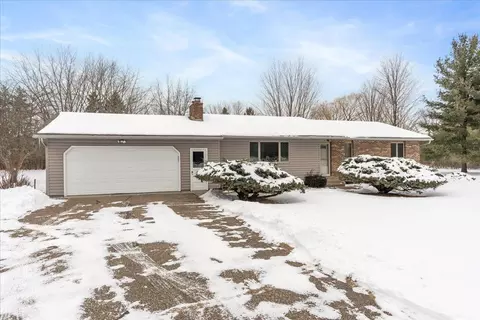 962 Wert Rd, Hudson, WI 54016