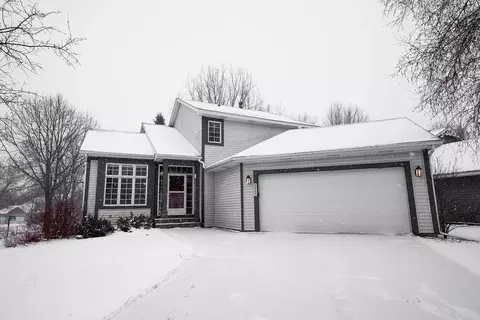 8449 Jensen Ave S, Cottage Grove, MN 55016