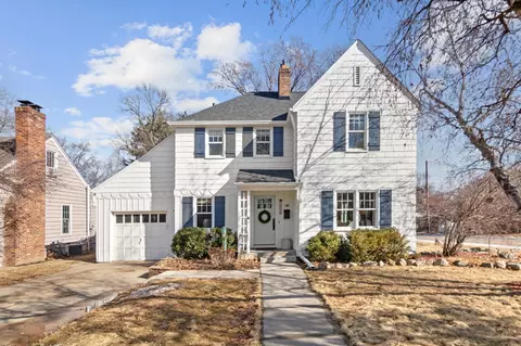 1808 Asbury St, Falcon Heights, MN 55113