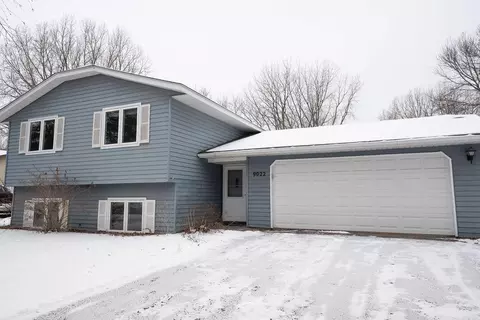 9022 Jeffery Ave S, Cottage Grove, MN 55016