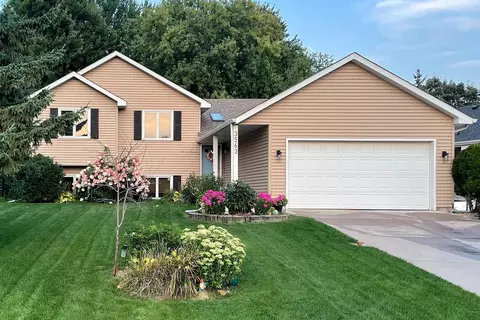 3563 Oxford Dr, Woodbury, MN 55125