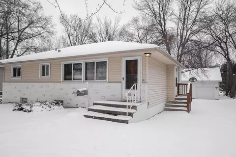 1524 Independence Ave N, Golden Valley, MN 55427