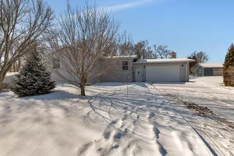 413 Cedar Ave N, Watkins, MN 55389