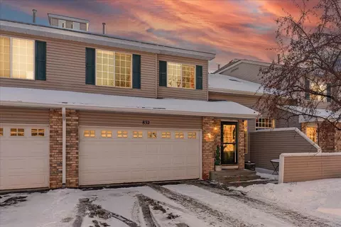 832 Summer Pines Cir, Hudson, WI 54016